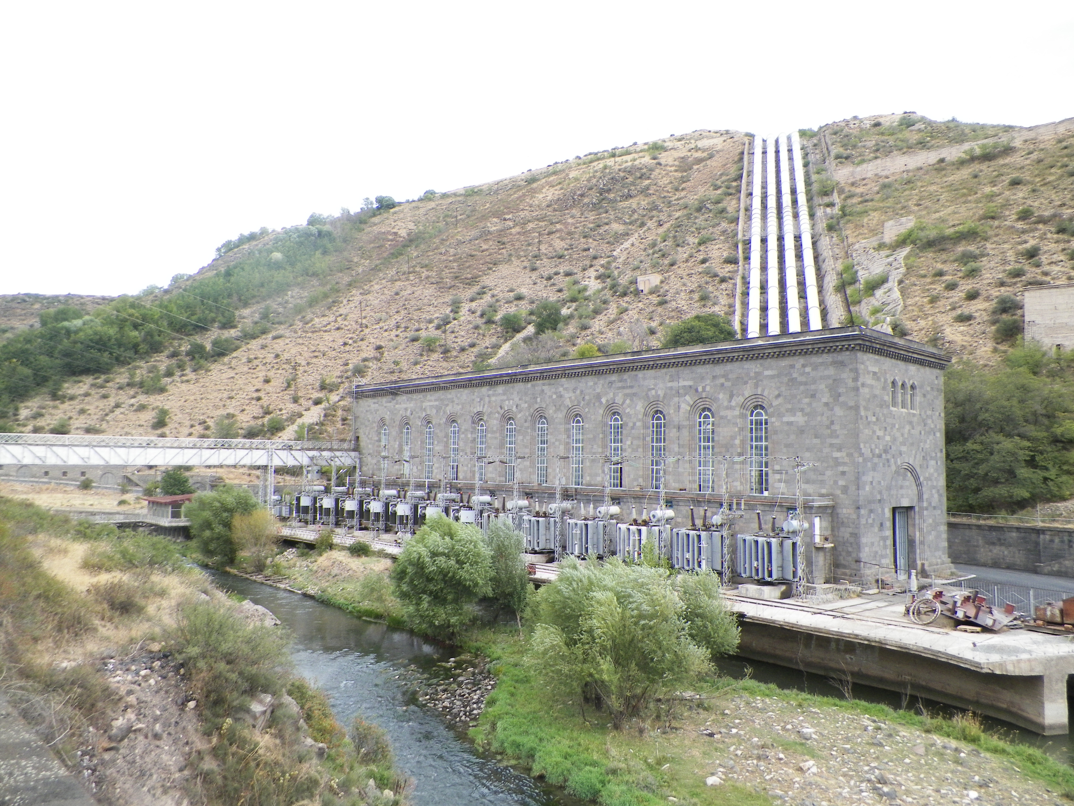 15 օր է Արգել գյուղական համայնքի ծառերը չորանում են: Ջրից ոչ մի լուր չկա